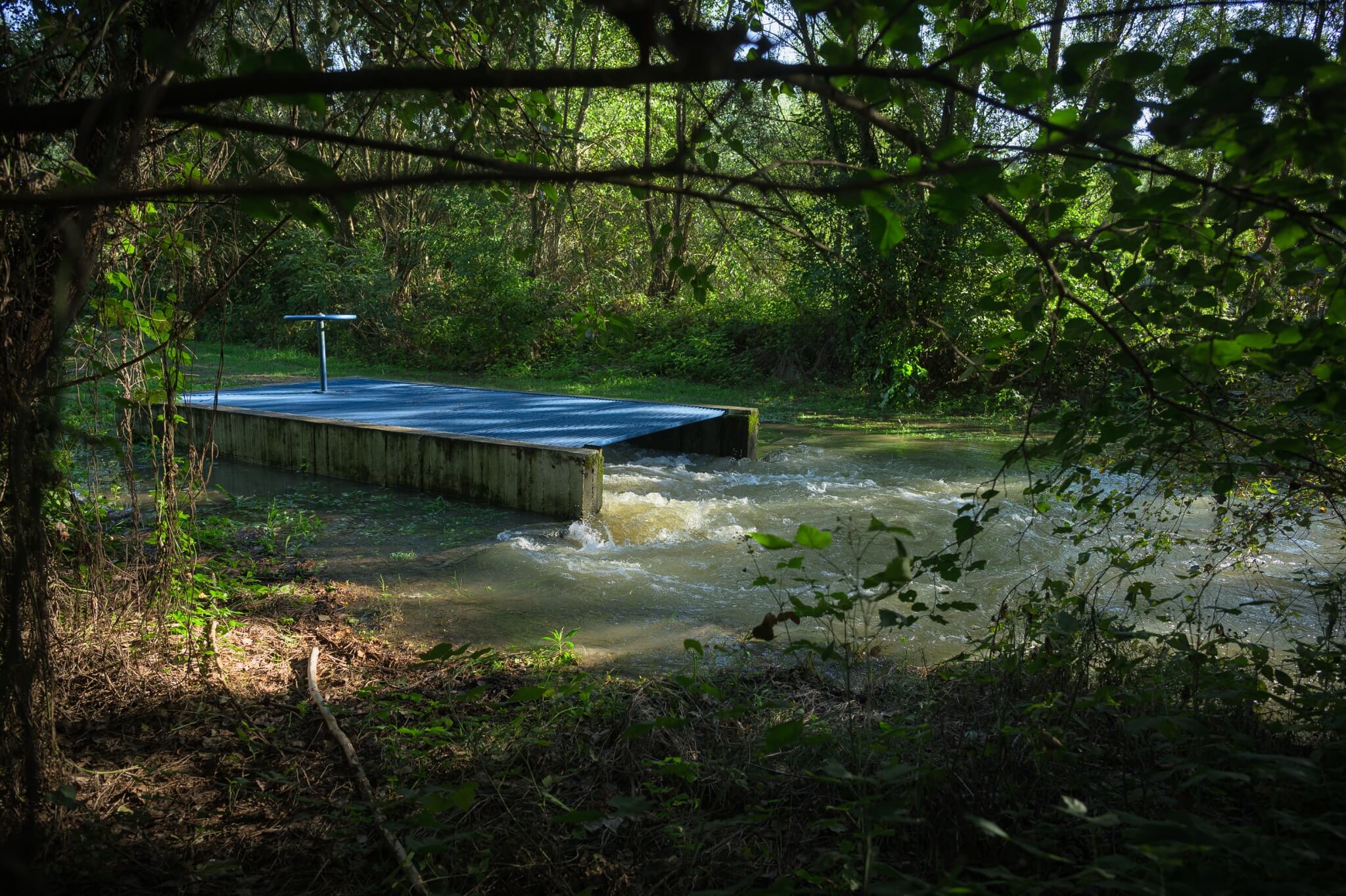 A kép tartalma: Vízpótlás a Dombori-szivornyán keresztül