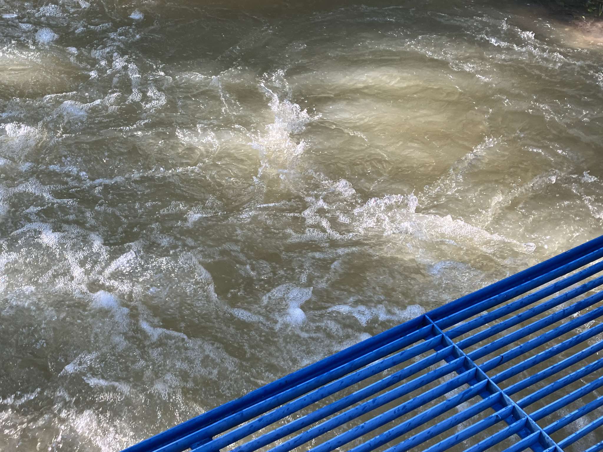 A kép tartalma: Vízpótlás a Dombori-szivornyán keresztül