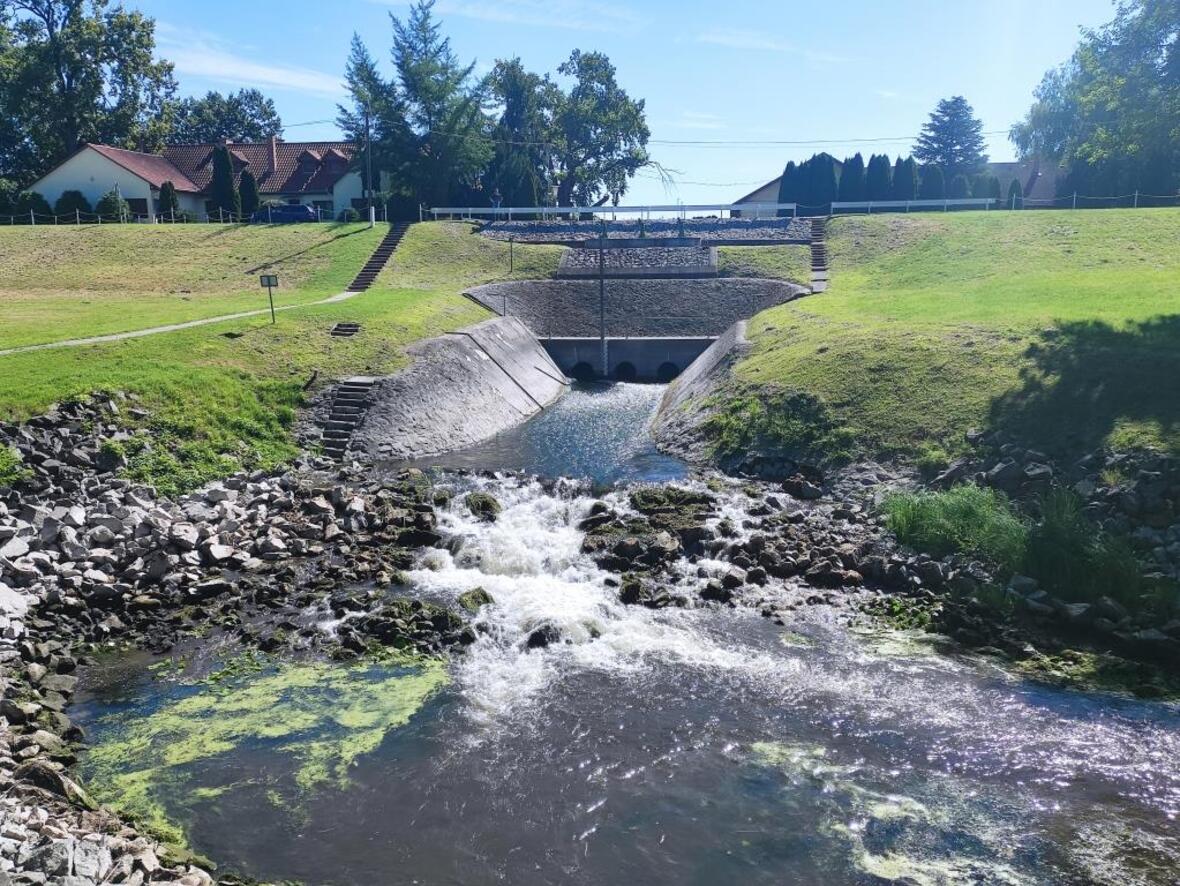 Kép az érsekcsanádi csőzsilipről