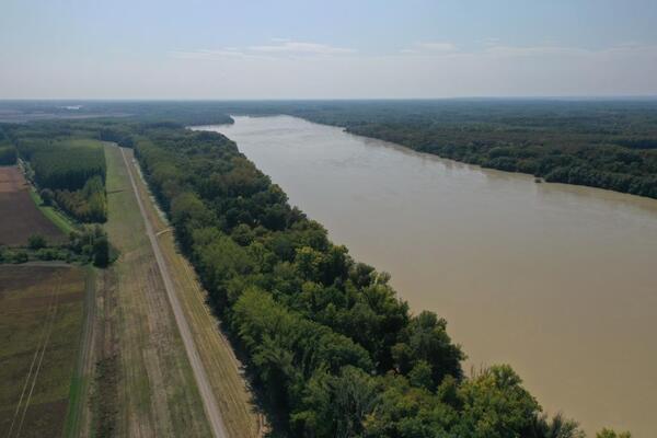 A kép tartalma: Duna, drónfelvétel