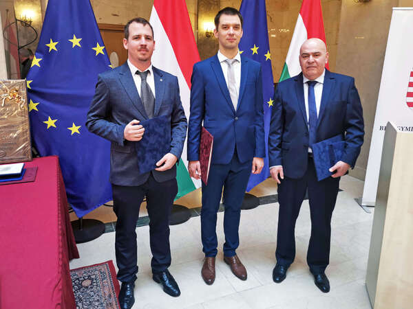 A képen: Mészáros Endre, Veréb Dávid, Kerdine Mehdi